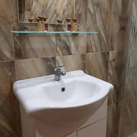 Golden Sands Rentals Apartments *