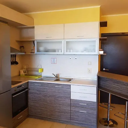 Golden Sands Rentals Apartments *