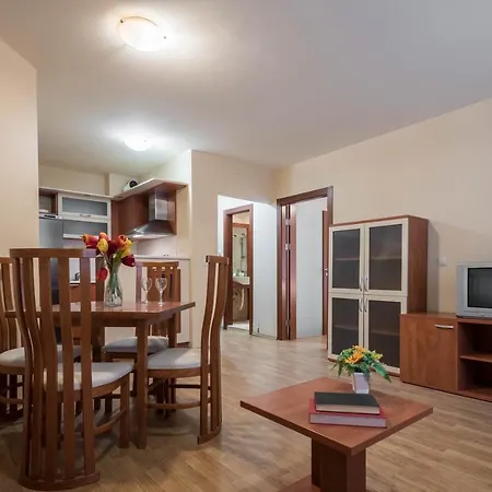 Golden Sands Rentals Apartments * Goudstrand