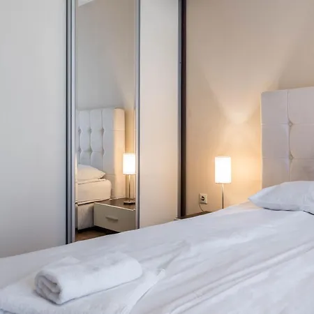 Golden Sands Rentals Apartments