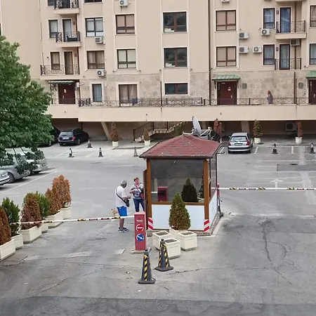 Golden Sands Rentals Apartments アパート *