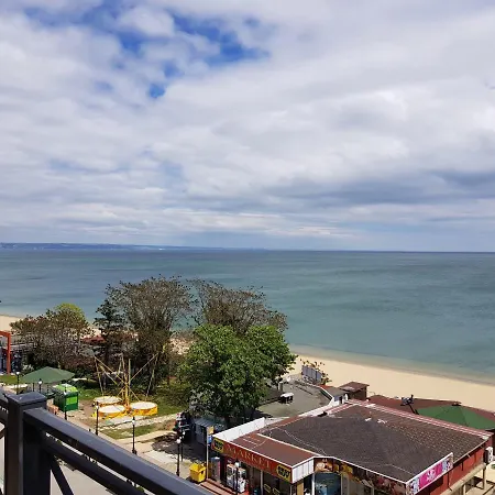 Golden Sands Rentals Apartments Appartement