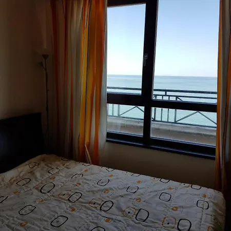 Golden Sands Rentals Apartments アパート *